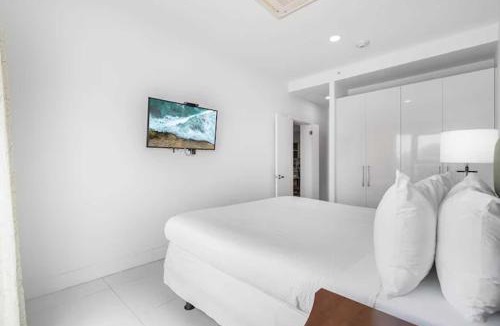 Turibana House | AL207 -Resort Pool-Beach Tennis court- 2BR condo-Close to Palm Beach