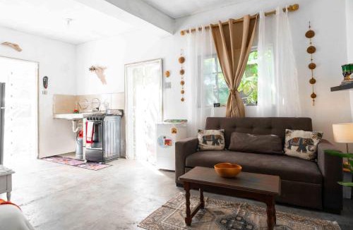 Harbour View House | watchRasta Studio, Culture, Beaches & Airport