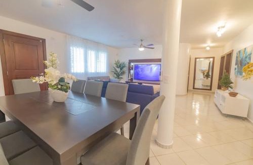 Urbanizacion Tavarez House | COZY 7BR Villa BIG POOL Close to beach