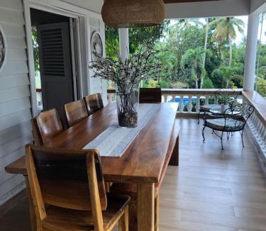 Sanchez Villa | Tropical Landhouse