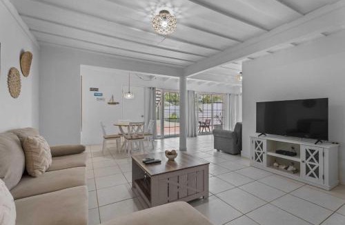 Koyari Apartment | WLR1 - 1BR near Palm Beach - White Lotus Retreat