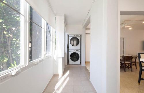 Miramar Apartment | Hidden Gem in Miramar- Power Generator- Parking