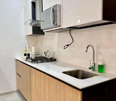Viejo Arroyo Hondo Apartment | Modern Apartment in Arroyo Hondo with Pool Gym and Balcony