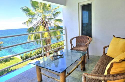 Whitehouse House | Whispering Clouds Beach House