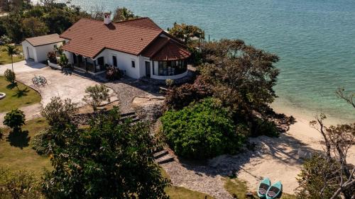 Marsh Harbour Villa | Harbour Beach Villa - large dock & great views!