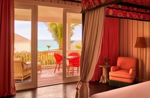 Dunmore Town Hotel | Coral Sands Inn & Cottages
