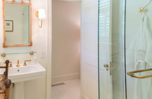 Dunmore Town Resort | Eleven Bahama House