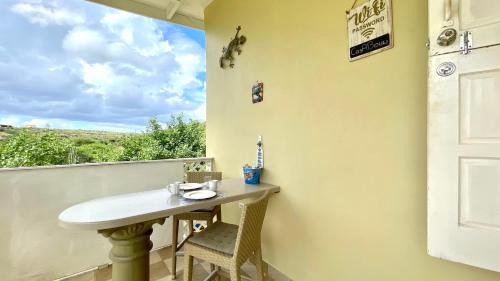Savaneta Apartment | Very quiet apartment with lots of privacy and a tub on the edge of a national park!
