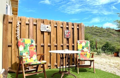 Savaneta Apartment | Very quiet apartment with lots of privacy and a tub on the edge of a national park!