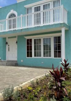 Orange Bay Villa | Ann's Home Away from Home