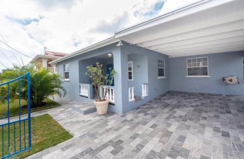 Welches House | Impressive Private Pool Mandevilla Home Near Beach