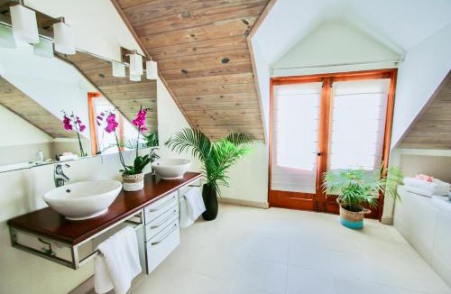 Freetown Resort | The Hideaway at Hughes Point