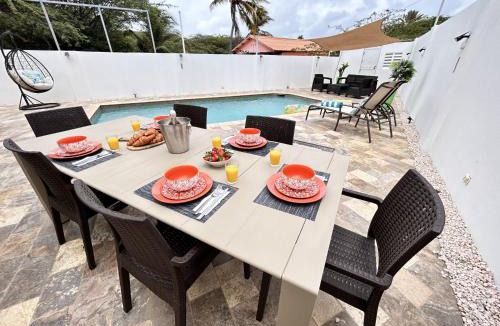 Kamay House | Turibana Villa