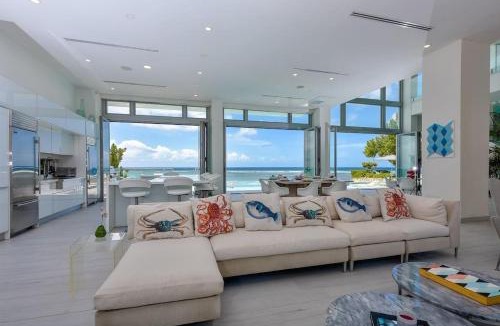 Savaneta Villa | New Aruba Beachfront Estate:gym, beach and pool