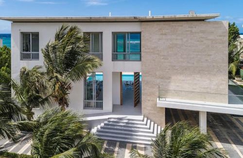 Savaneta Villa | New Aruba Beachfront Estate:gym, beach and pool