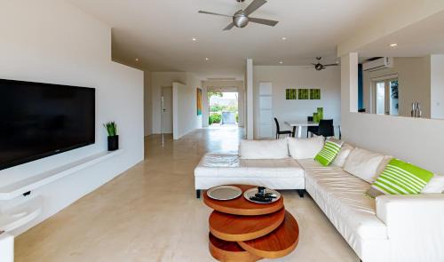 Santa Cruz House | Sombre 14-E