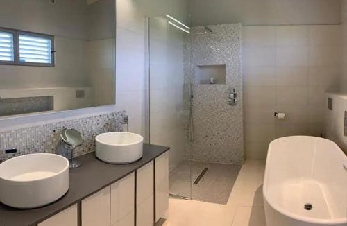 Jolly Harbour Villa | Coco Palms Idyllic 4 Bedroom Villa with Pool & Dock