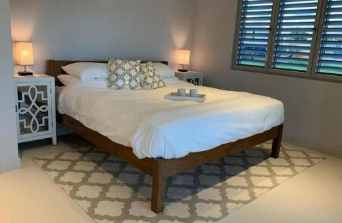 Jolly Harbour Villa | Coco Palms Idyllic 4 Bedroom Villa with Pool & Dock