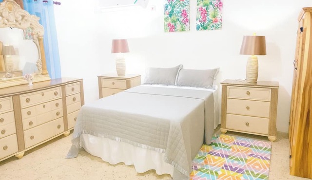 Chantal House Sleeps 8 With Garden