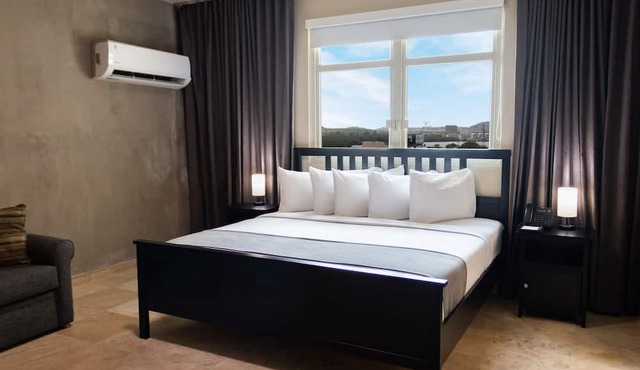 Ciqala Suites Hotel