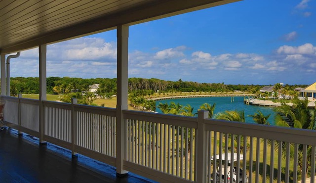 The Sandpiper Inn & Cottages