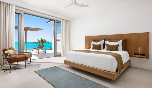 La Mer Villa South Oceanfront Luxury on Sapodilla Bay