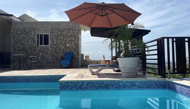 360 Rokview Suites