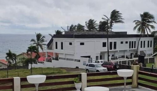Coconut Breeze SVG - 1 bdrm seaview apt