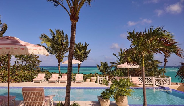 Coral Sands Inn & Cottages