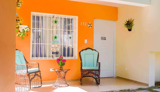 Family 2BR Townhouse Beach Access, Pool & Fast Wi-fi