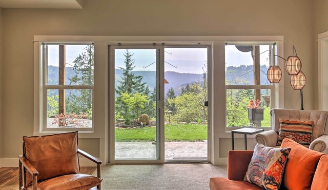 Lovely Canyon View Apartment w/Patio & Yard
