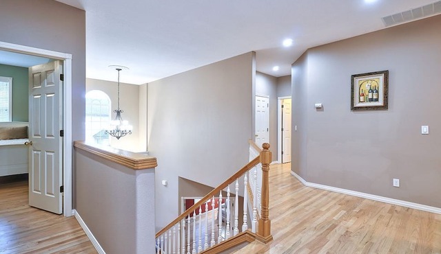 Country Retreat Near Nike & Intel 3400 SF 6BR 1st Floor BR 15% Off in Beaverton