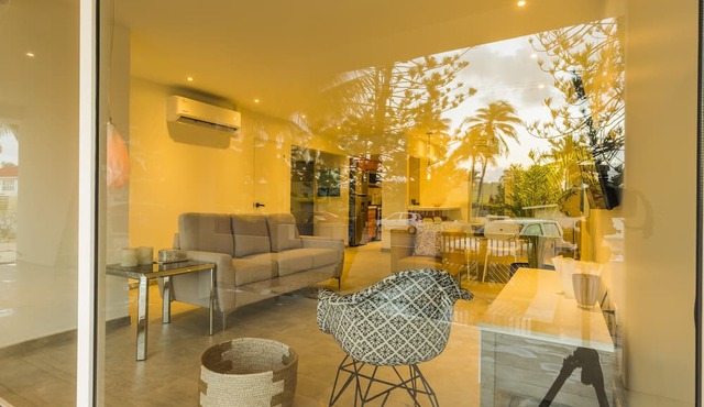 Boca Catalina Modern Villa