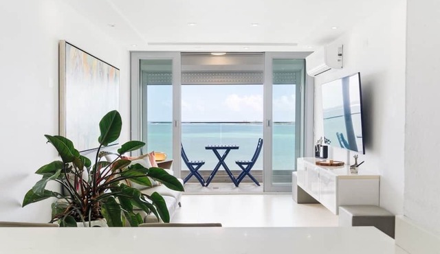 INFINITI APARTMENT IN PRIME ZONE ISLA VERDE