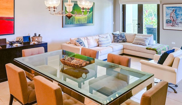 vmElegant Villa Spacious Rooms,Steps from the Beach w/BBQ,Pool & Nature Trails