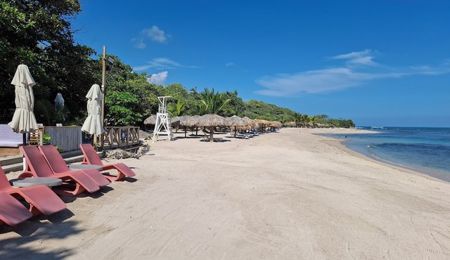 Cozy 1-Bedroom Apartment – Just 50m from the Beach & Pool Access