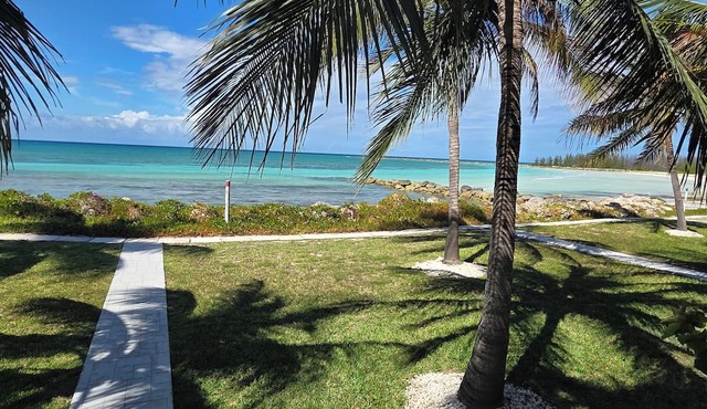 3-bedroom condo in peaceful Freeport with air conditioning