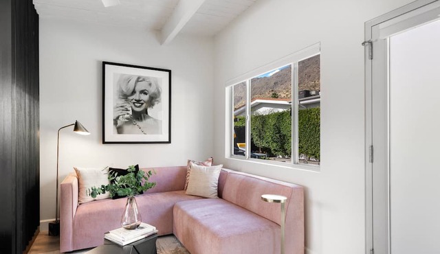 Luxurious Tennis Club Bungalow 2 with Mountain Views and Walks to Downtown Palm Springs! in Palm Springs