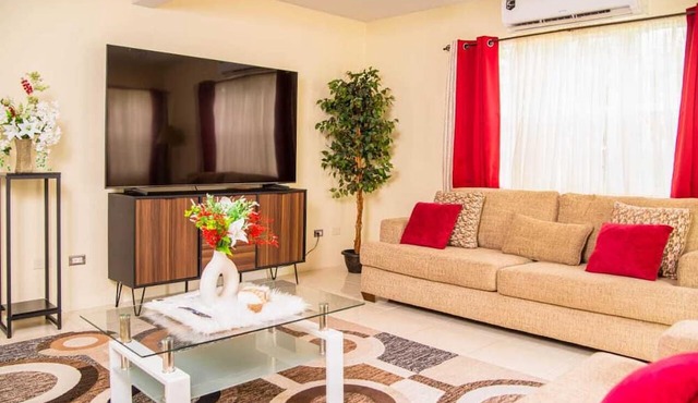 Doc's Paradise Red Apartment
