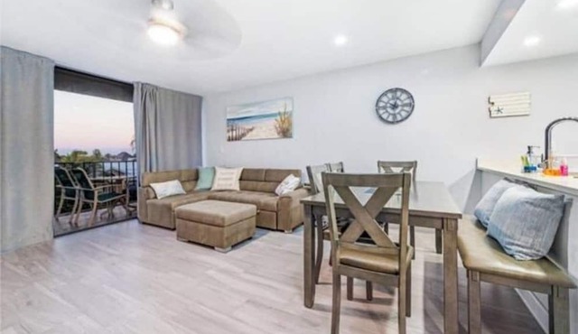 Charming 2-bedroom Beach Access Condo in marvelous Freeport, Lucaya