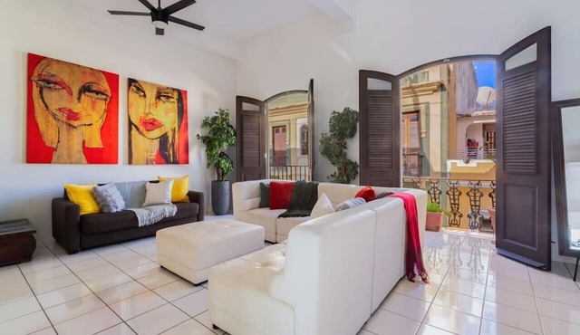 Spanish Penthouse Historic Mansion Private Patio