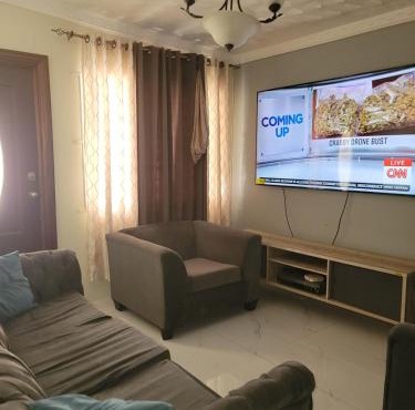 Cozy apartment in the cool hills of Hellshire