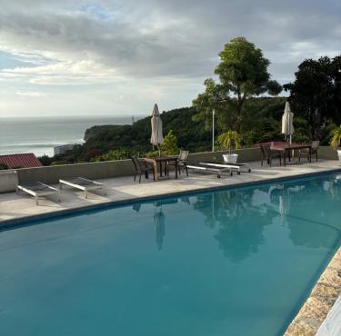 Sapphire Shores At Halcyon Heights 10 minute walk to the Beach