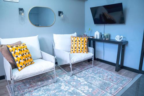 Sea Breeze Holiday Apartments 3 Minute Walk to Black Sand Beach