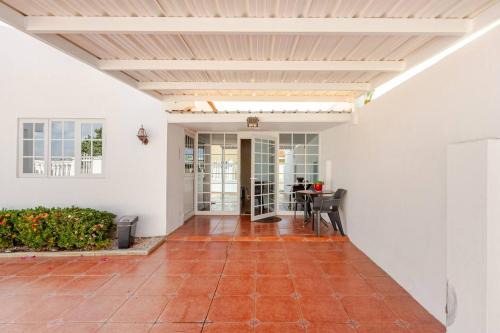 10 min walk from the Beach