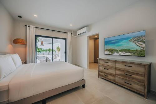 NEW 6 Bed 6 Bath Pool - Bocobay Mangel Beach House