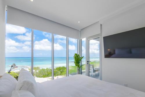Luxury 2BS Oceanfront Condo at The Reef