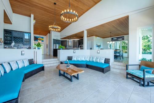 Sky Beach Club Villa Waterfall 2 home