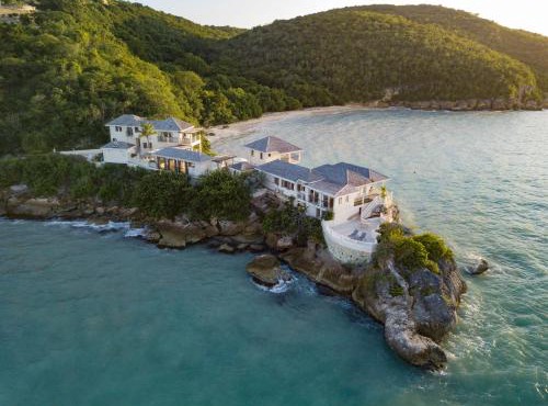 Blue Waters Resort and Spa