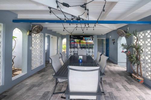 Impressive Private Pool Mandevilla Home Near Beach
